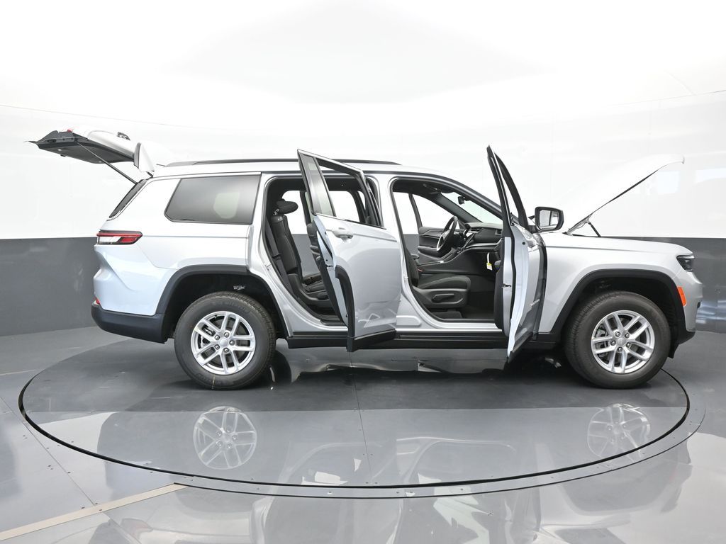 Used 2024 Silver Zynith Jeep Laredo image 64