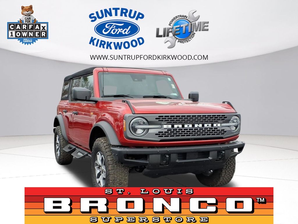 Hot Pepper Red Metallic Tinted Clearcoat 2024 Ford Bronco Badlands 4-Door 4WD SUV / Crossover Four-Wheel Drive Automatic