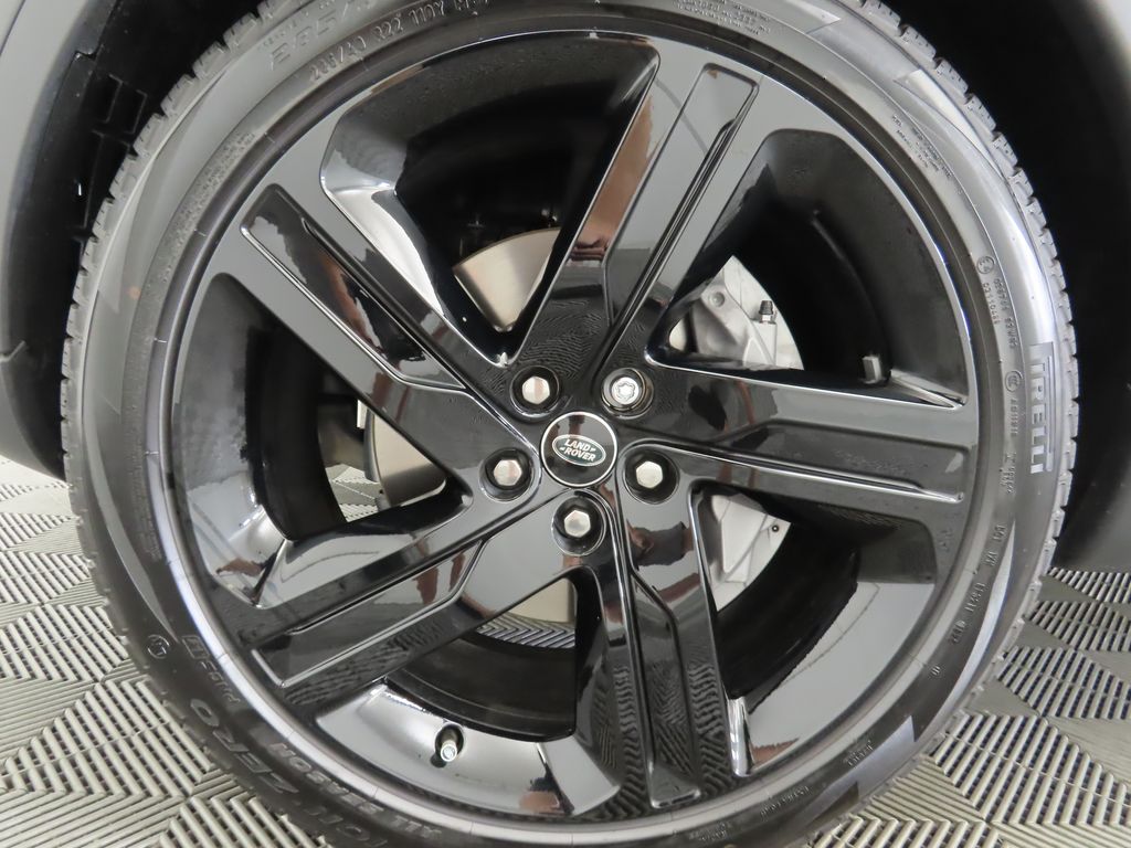 Thumbnail: 2025 Land Rover Discovery - 30