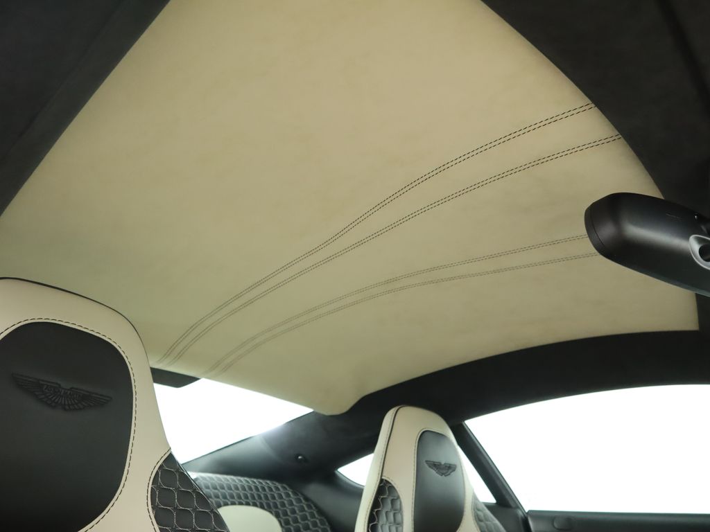 Thumbnail: 2015 Aston Martin Vanquish - 19