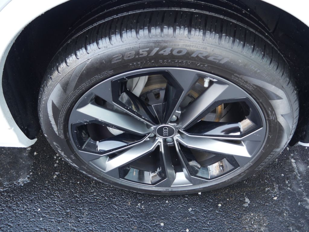 Thumbnail: 2025 Audi Q7 - 14