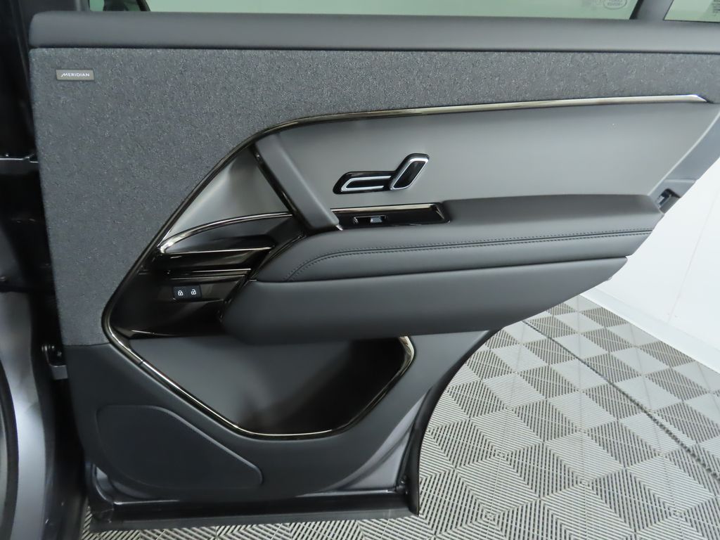 2025 Land Rover Range Rover Sport SE 29