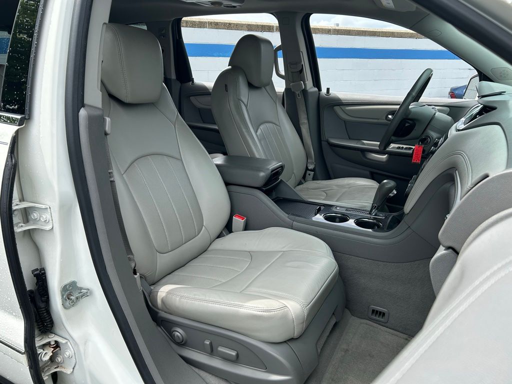 2014 Chevrolet Traverse LTZ 26
