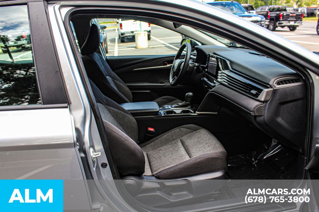 Used 2025 Silver Toyota LE image 20