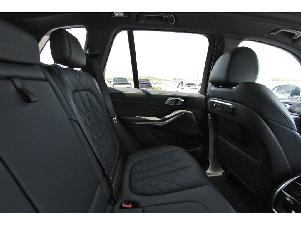 2025 BMW X5 sDrive40i White at DeMontrond Auto Country