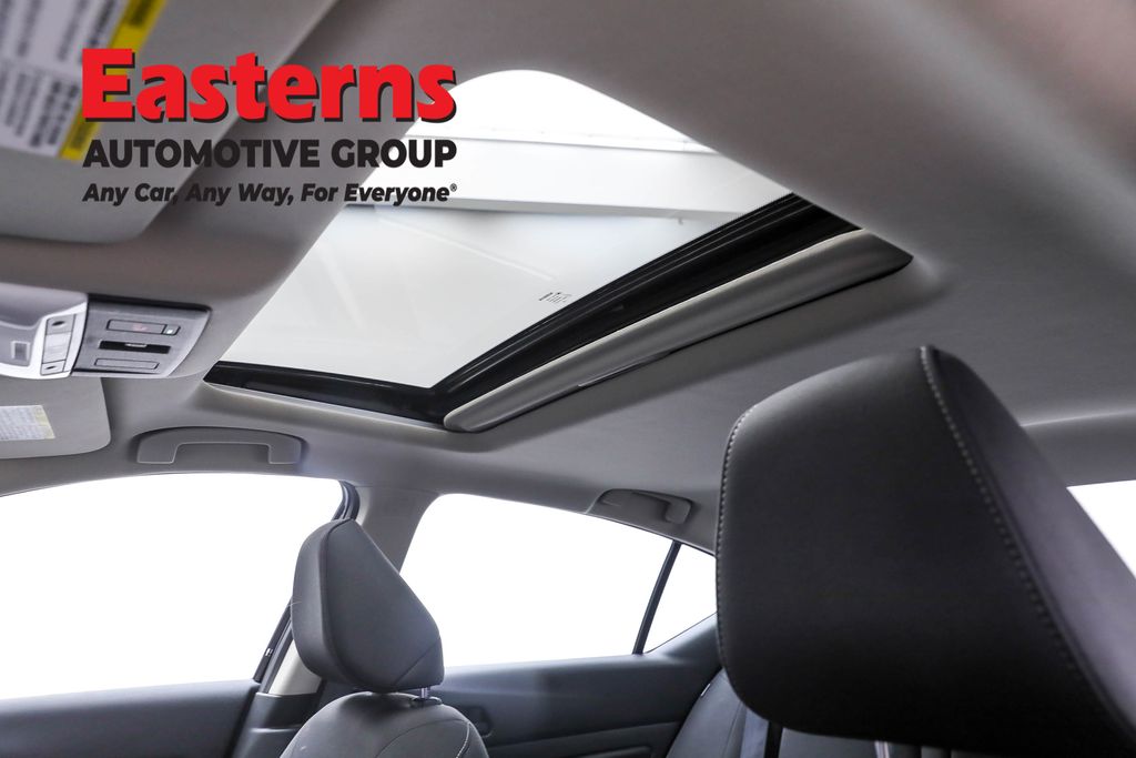 Used 2023 Black Nissan 2.5 SV image 32