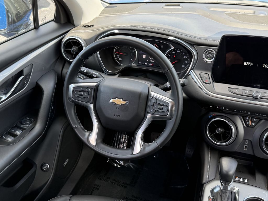 new 2025 Chevrolet Blazer car, priced at $33,991