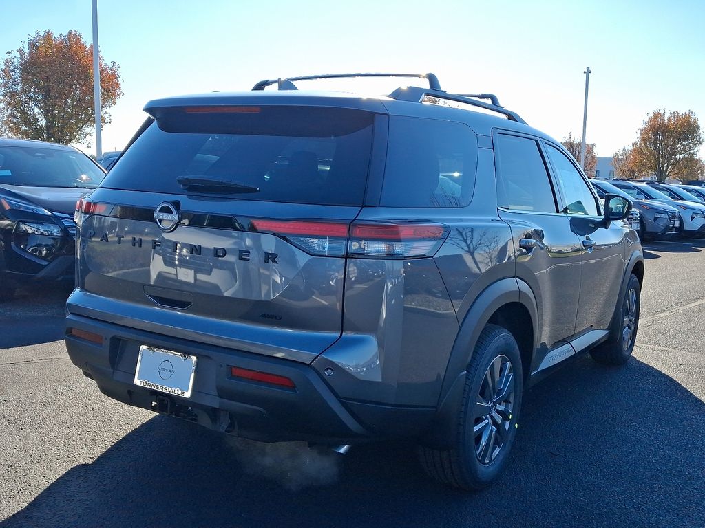 2025 Nissan Pathfinder SV 4