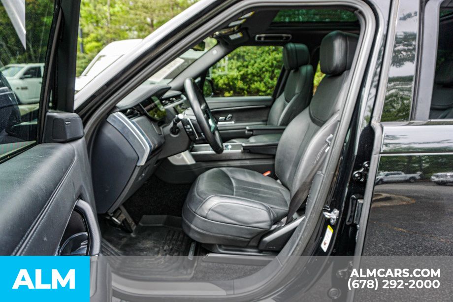 Used 2023 Silver Land Rover SE image 18