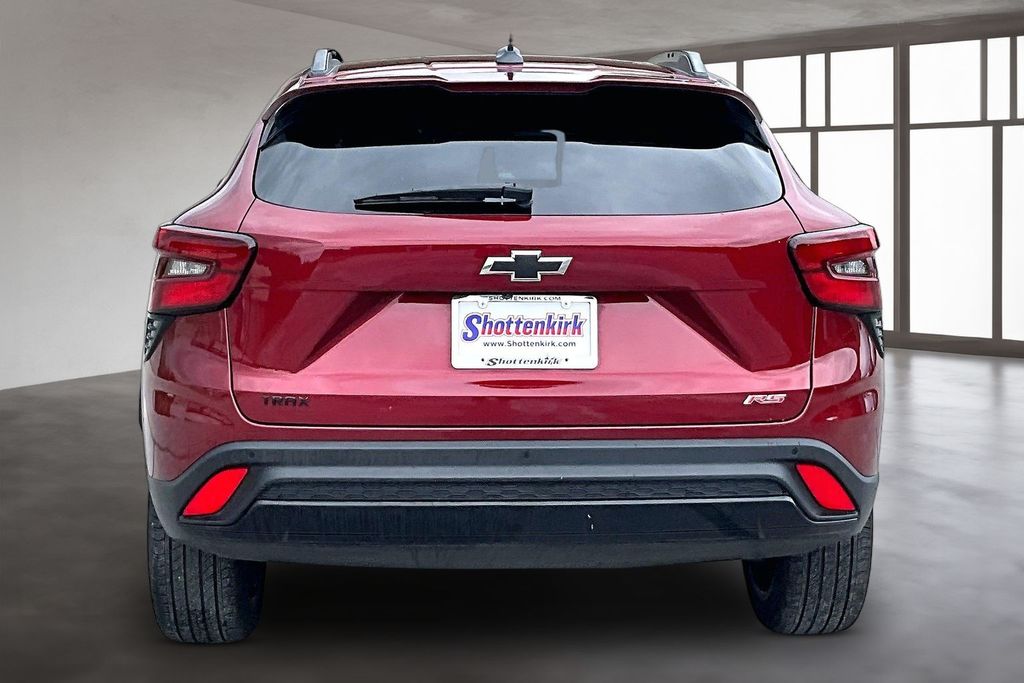 Used 2025 Chevrolet Trax SUV