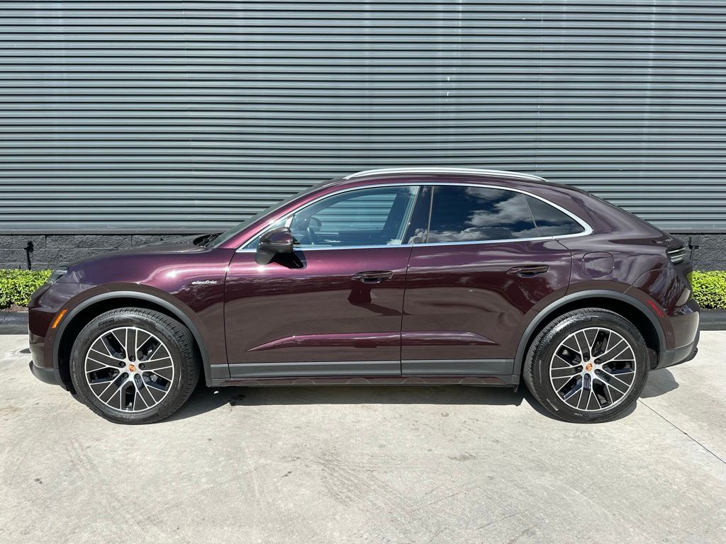 Thumbnail: 2025 Porsche Macan - 2