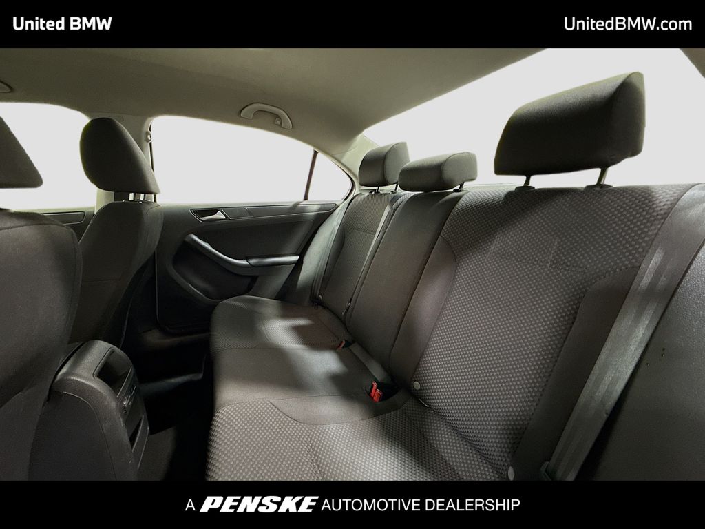 Thumbnail: 2014 Volkswagen Jetta - 10
