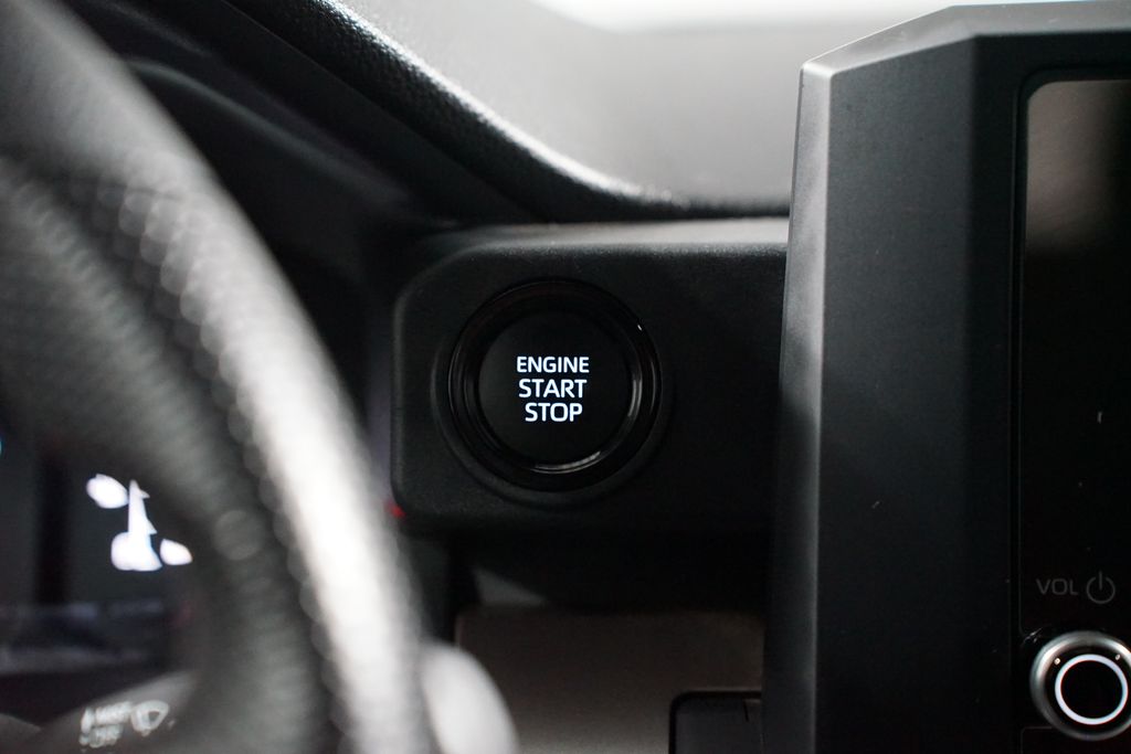 Thumbnail: 2024 Toyota Tacoma - 18