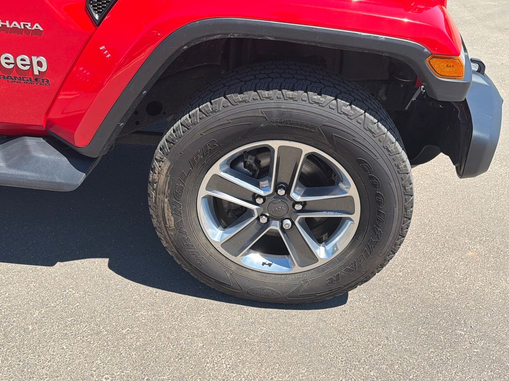 Used 2022 Red Jeep Unlimited Sahara image 12