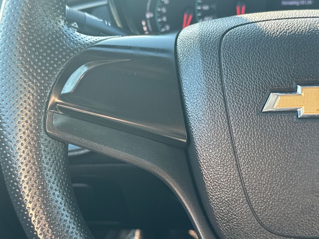 2020 Chevrolet Trax LS photo 14