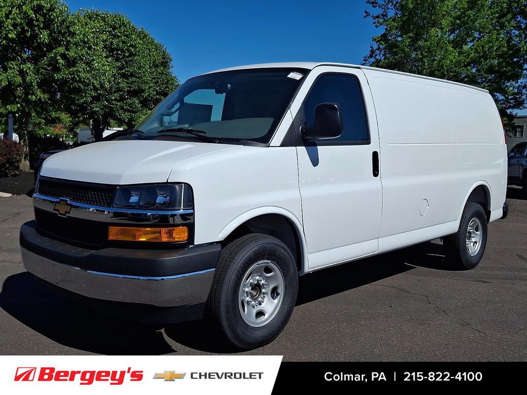 Summit White 2026 Chevrolet Express Cargo Van Rear-Wheel Drive 8-Speed Automatic Overdrive
