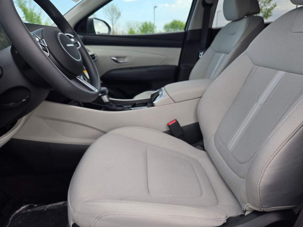 2025 Hyundai Tucson SEL 14