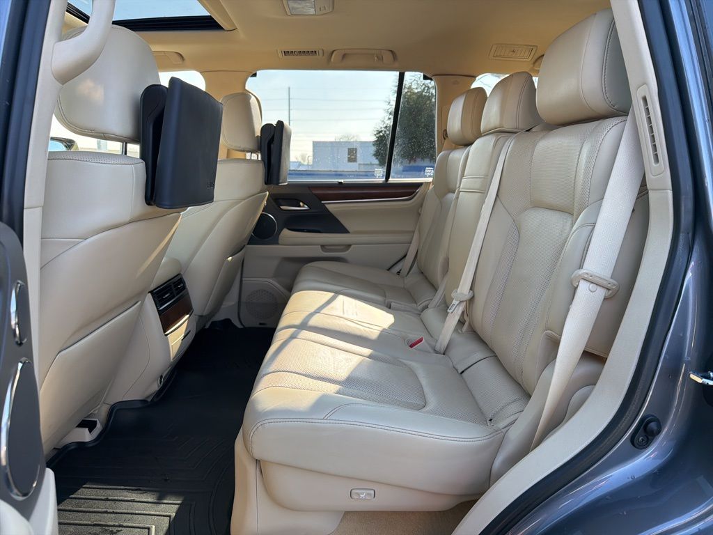 Thumbnail: 2020 Lexus LX - 22