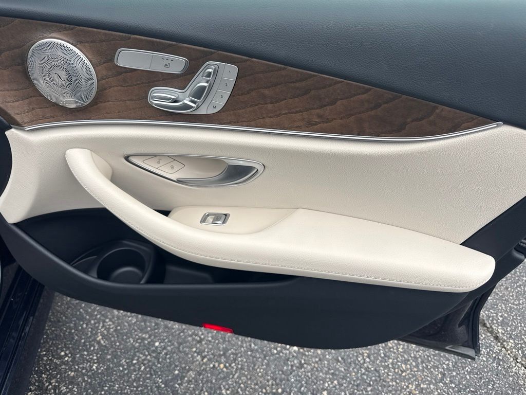 Thumbnail: 2023 Mercedes-Benz E-Class - 22