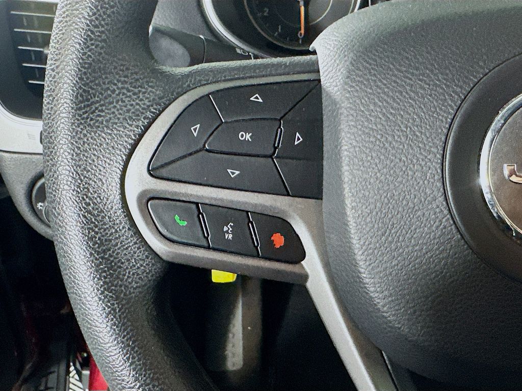 Used 2019 Red Jeep Latitude image 26