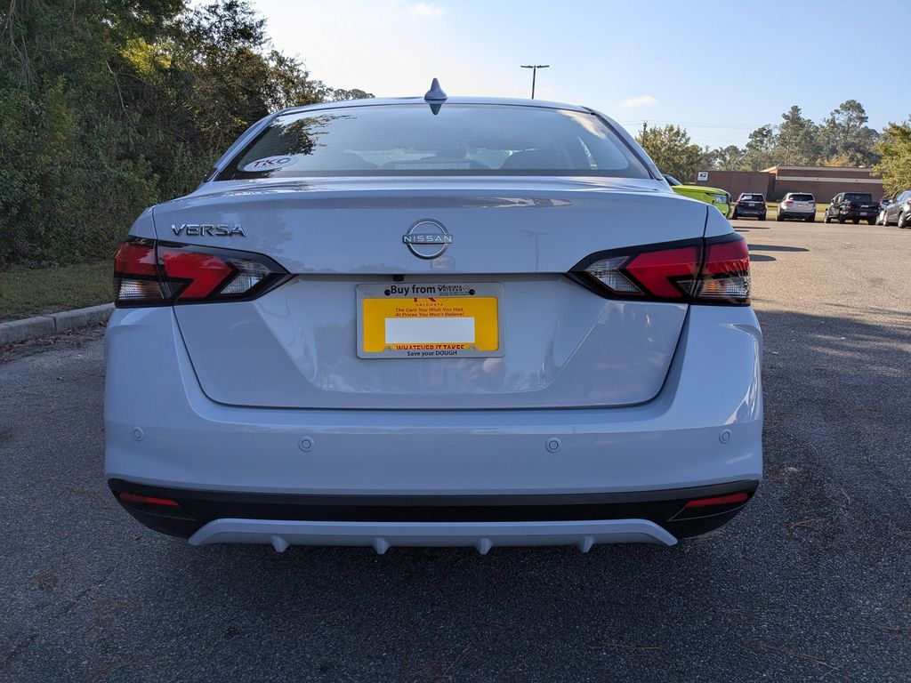 New 2025 Nissan Versa Sedan