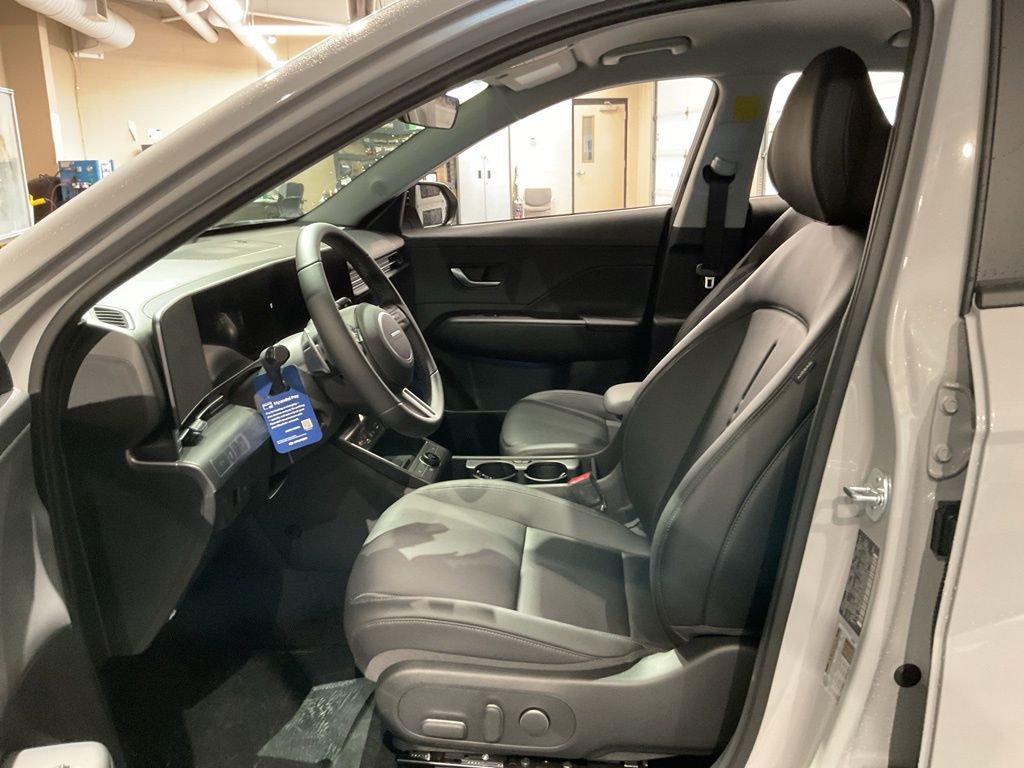 New 2026 Gray Hyundai SEL Premium image 9