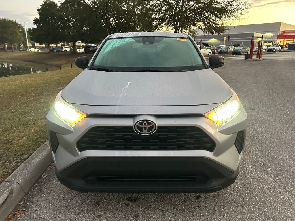 Thumbnail: 2022 Toyota RAV4 - 8