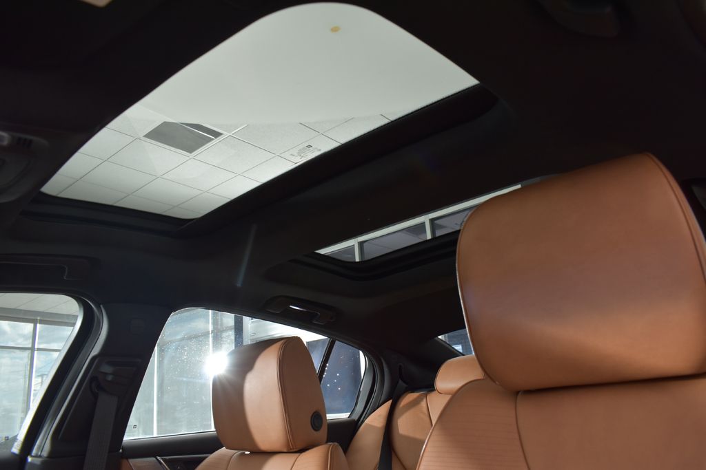 Thumbnail: 2020 Cadillac CT5 - 11