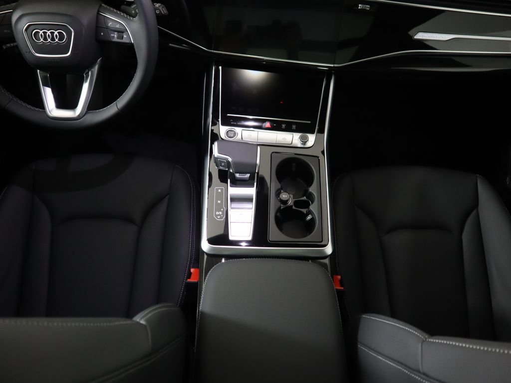 Thumbnail: 2026 Audi Q8 - 17