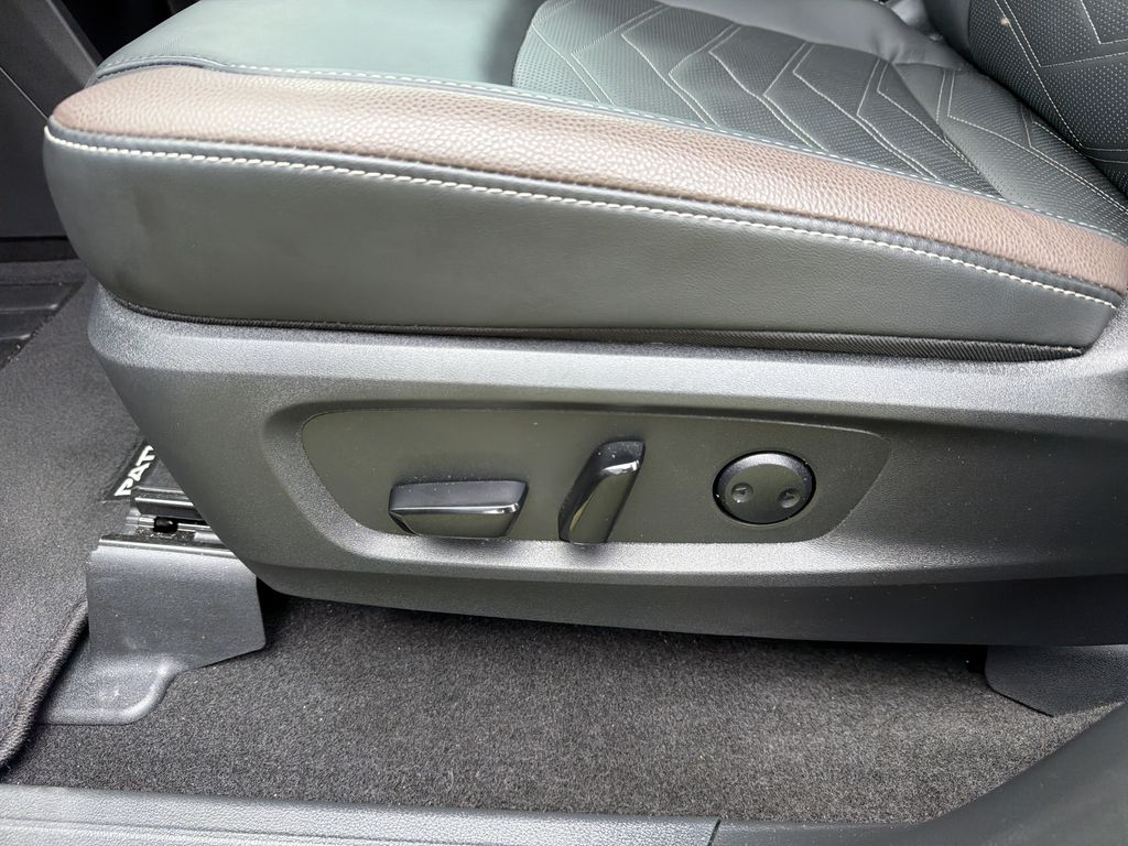 Used 2025 Nissan Pathfinder SUV