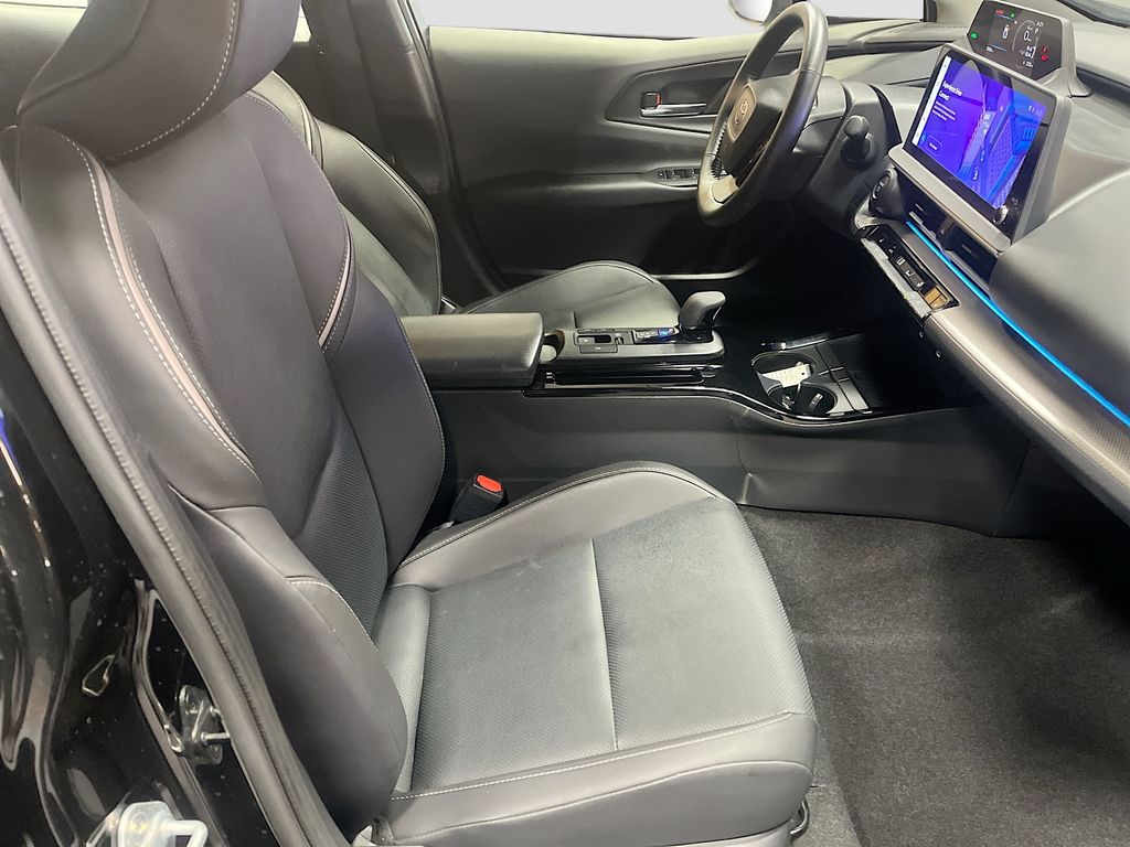 Used 2024 Black Toyota XLE image 27