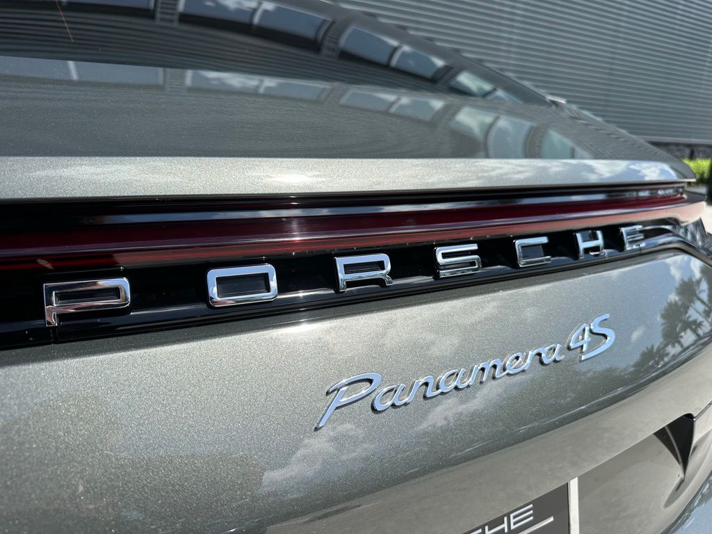 Thumbnail: 2023 Porsche Panamera - 12