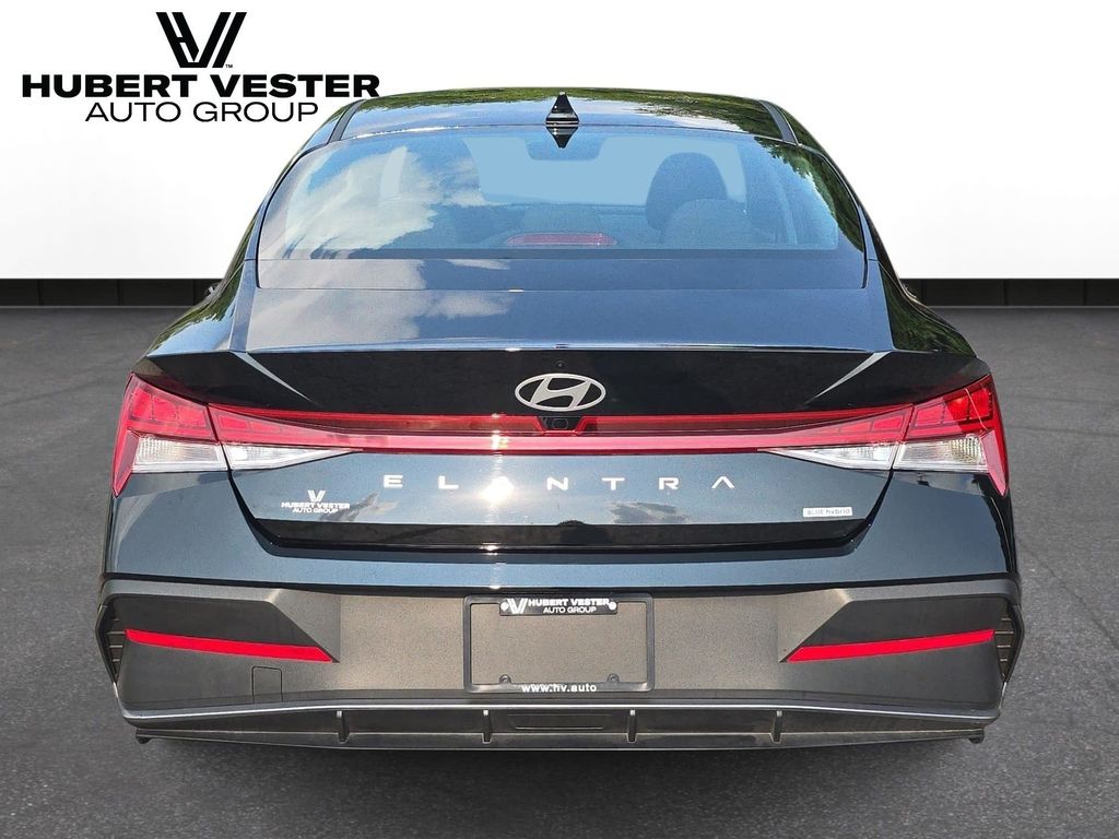 Used 2026 Hyundai Elantra Hybrid Sedan
