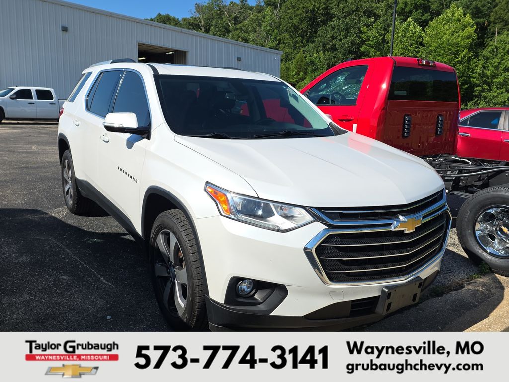White (Iridescent Pearl Tricoat) 2018 Chevrolet Traverse SUV / Crossover Front-Wheel Drive 9-Speed Automatic
