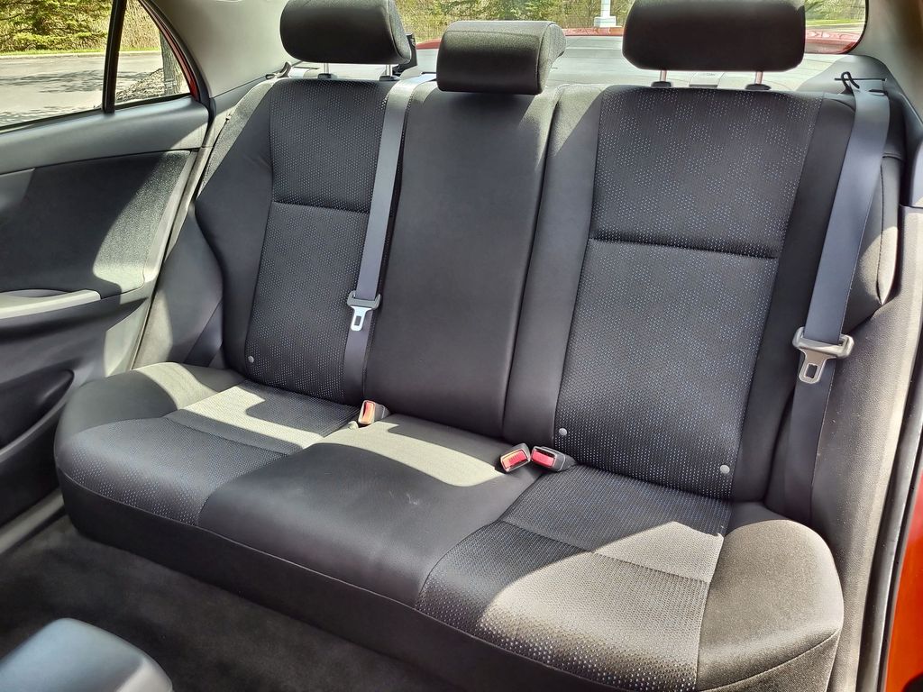 2010 Toyota Corolla S 19