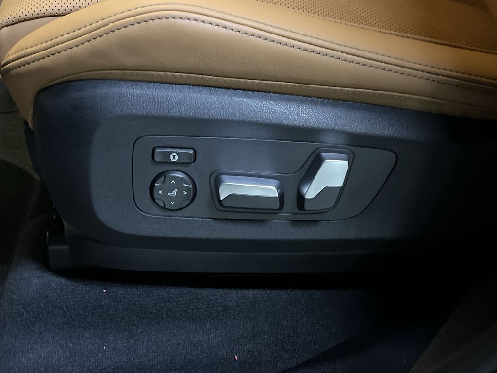 Thumbnail: 2026 BMW X5 - 12