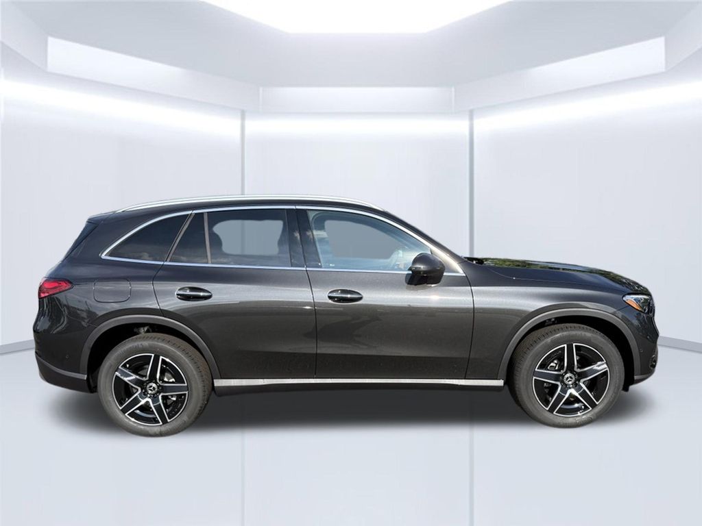 Thumbnail: 2027 Mercedes-Benz GLC - 2