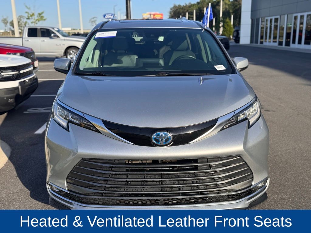 2021 Toyota Sienna Limited 7-Passenger