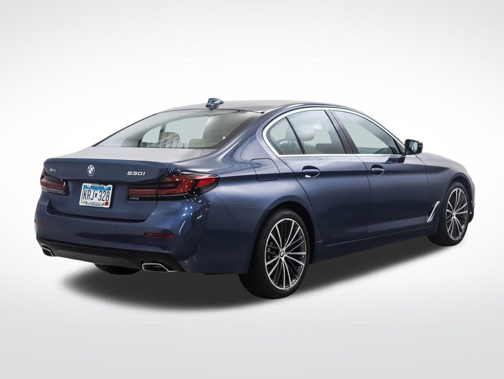 Thumbnail: 2023 BMW 5 Series - 5