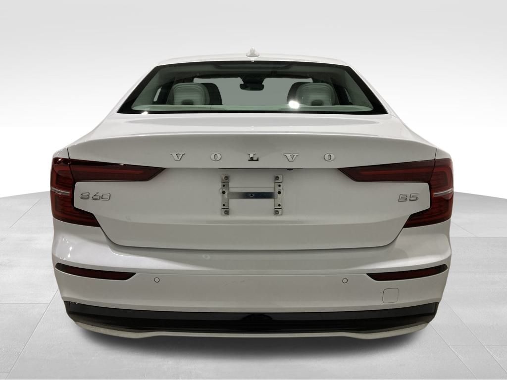 2024 Volvo S60 B5 Core Dark Theme