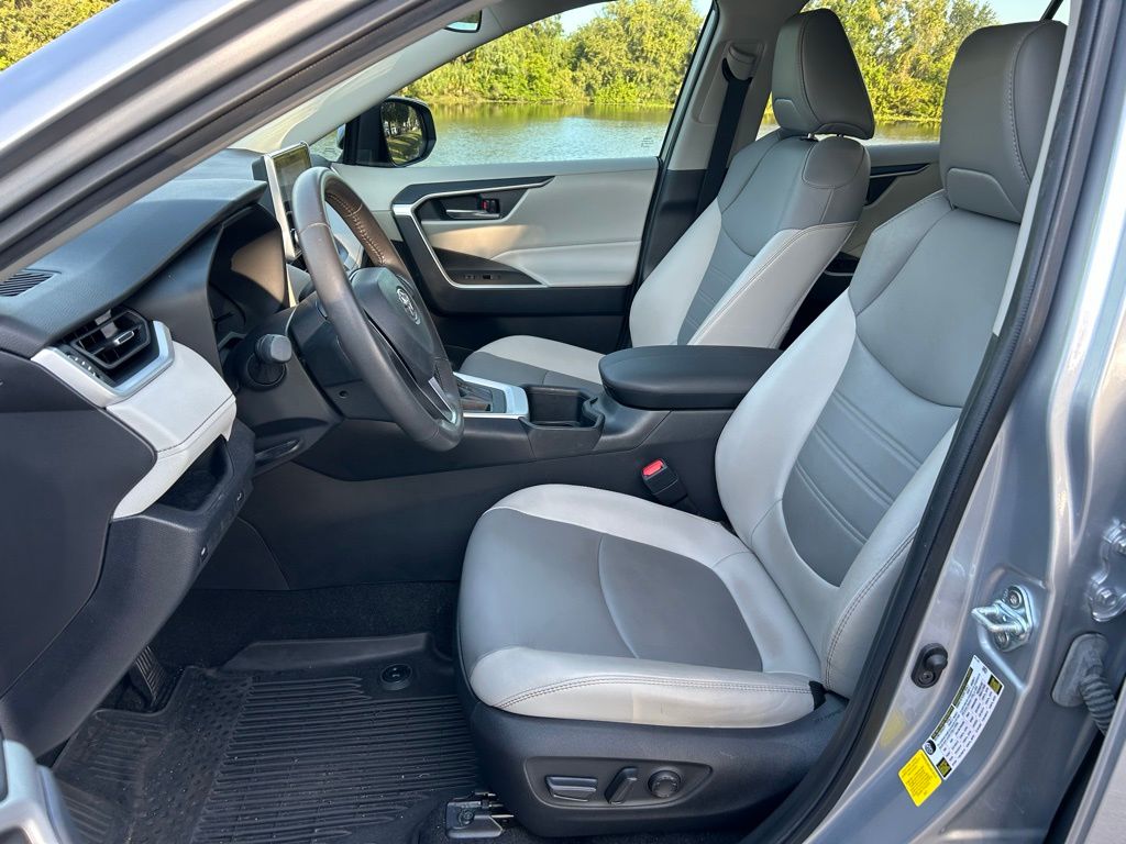 Thumbnail: 2023 Toyota RAV4 - 14