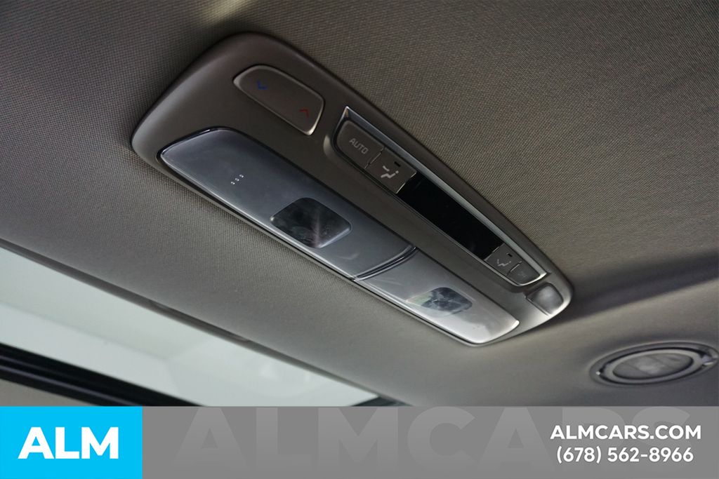 Used 2025 Green Kia S image 59
