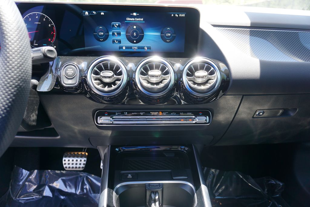 Thumbnail: 2026 Mercedes-Benz GLA - 32