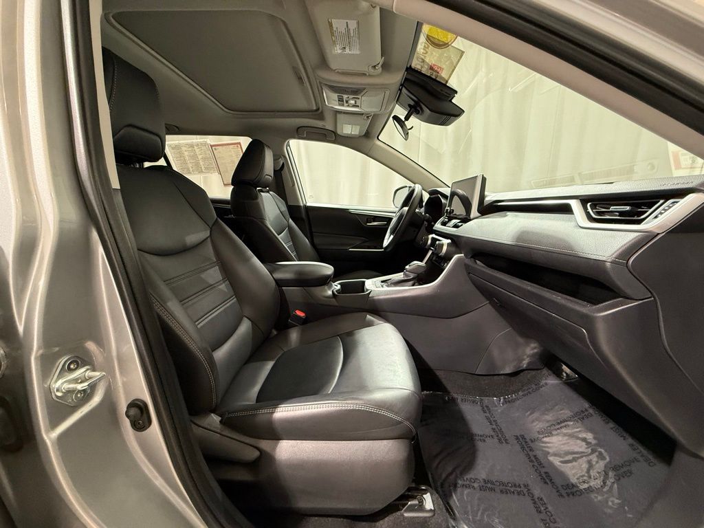 Thumbnail: 2024 Toyota RAV4 - 23
