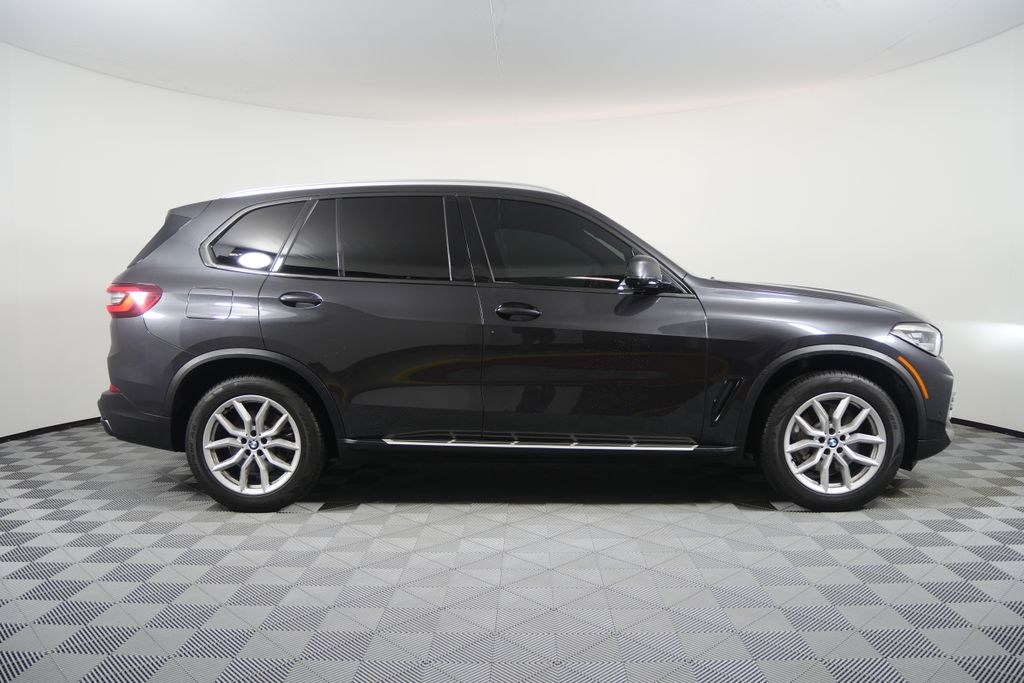 Thumbnail: 2023 BMW X5 - 2