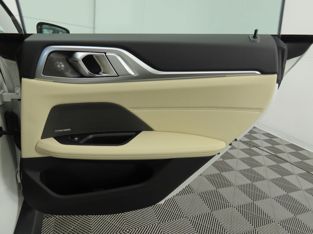 2025 BMW i4 xDrive40 28
