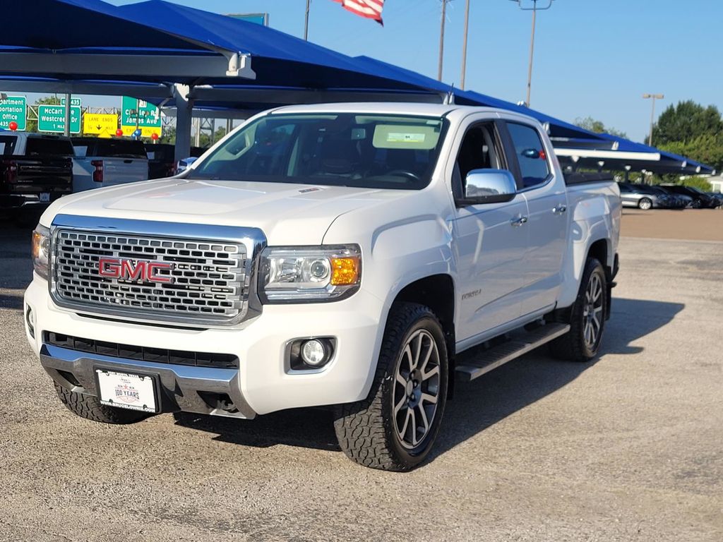 Summit White 2017 GMC Canyon Pickup Truck Four-Wheel Drive 6-Speed Automatic
