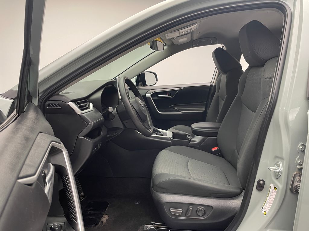 2023 Toyota RAV4 XLE 12