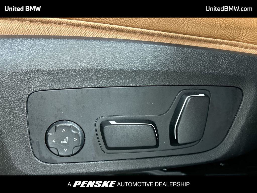 Thumbnail: 2025 BMW X4 - 12