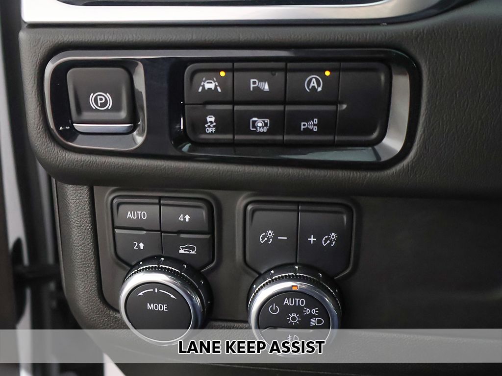 Used 2025 White GMC Denali image 9